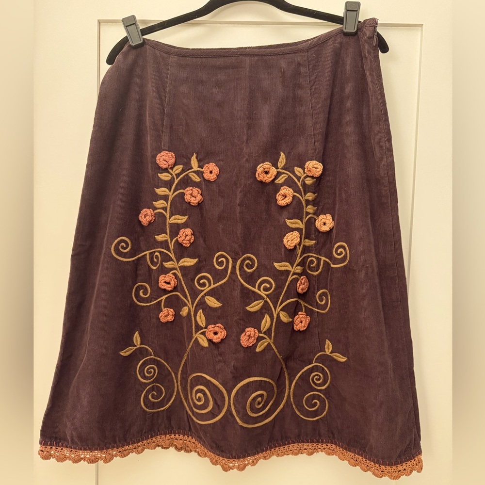 Vintage Urban Outfitters (Brand Lux) Pinwale Cord Embroidery Crochet